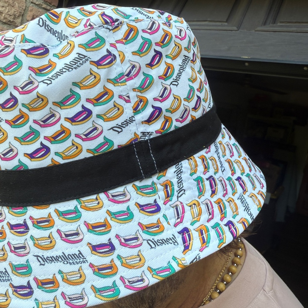 Limited edition Disney Adults- sized Bucket Hat - Multicolor